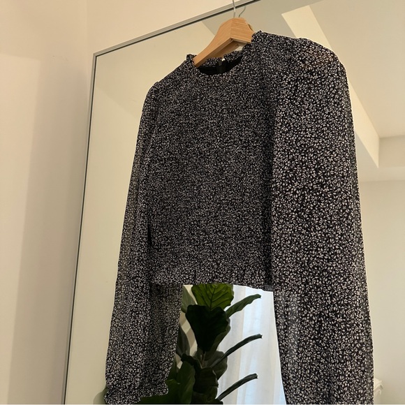 Tempest Blouse | Wilfred (Aritzia) | EUC - Picture 1 of 8